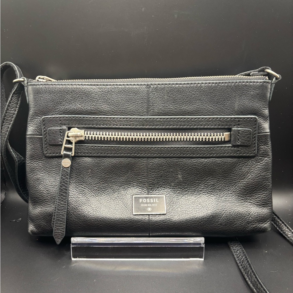 Fossil Black Leather Shoulder Bag with Silver Accents